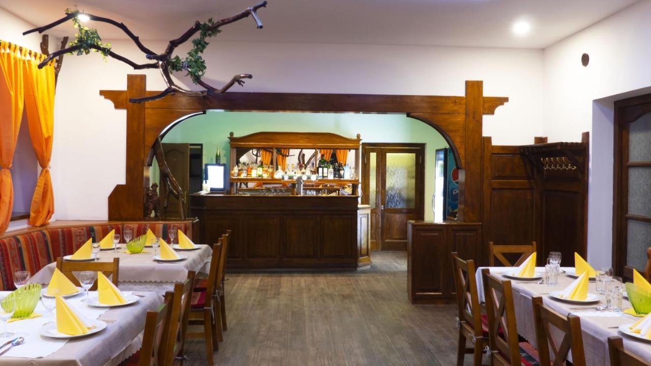 Waldhof Hotel Jirikov  ภายนอก รูปภาพ