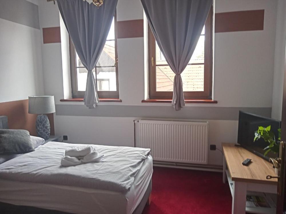 Waldhof Hotel Jirikov  ภายนอก รูปภาพ