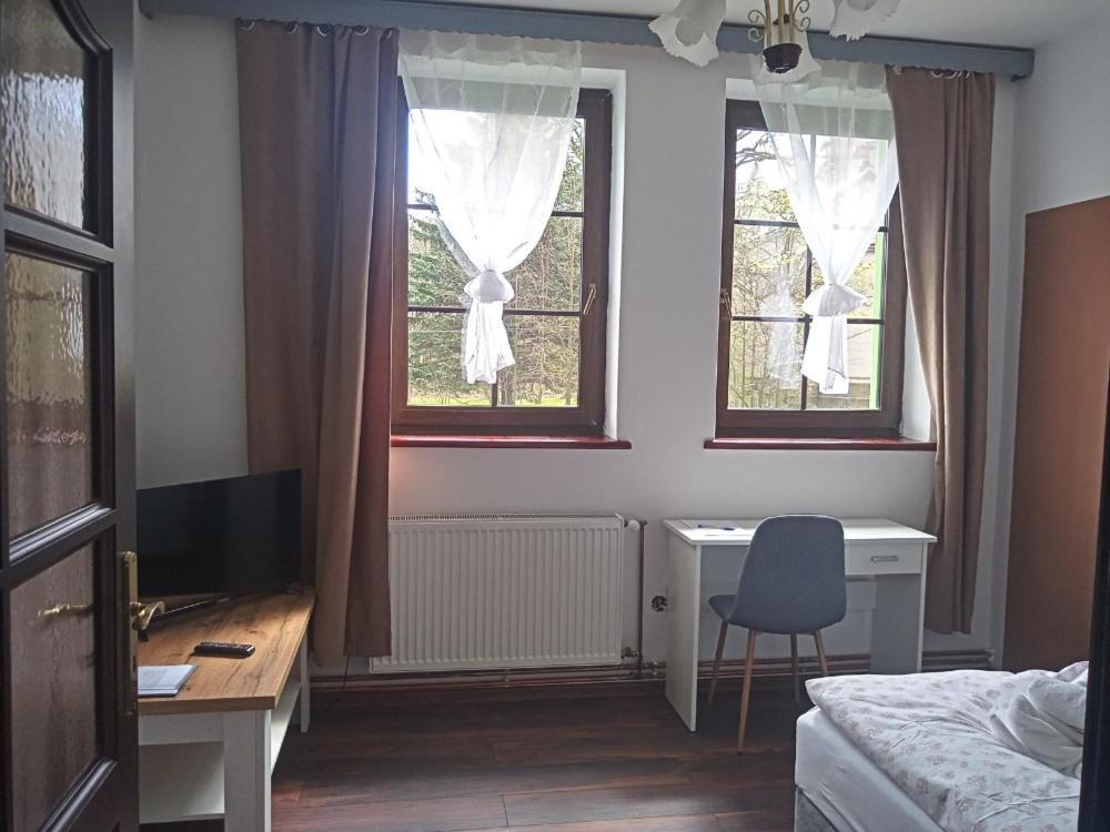 Waldhof Hotel Jirikov  ภายนอก รูปภาพ