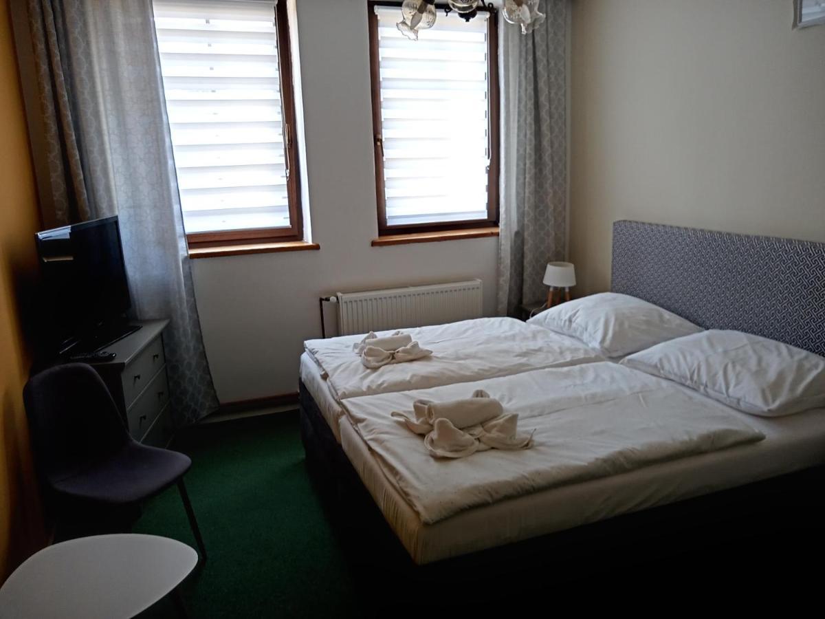 Waldhof Hotel Jirikov  ภายนอก รูปภาพ