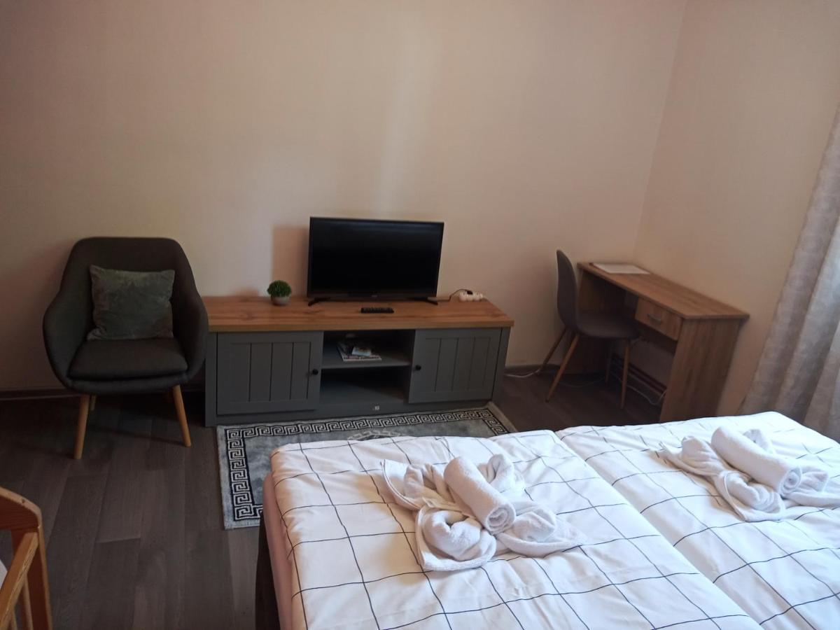 Waldhof Hotel Jirikov  ภายนอก รูปภาพ